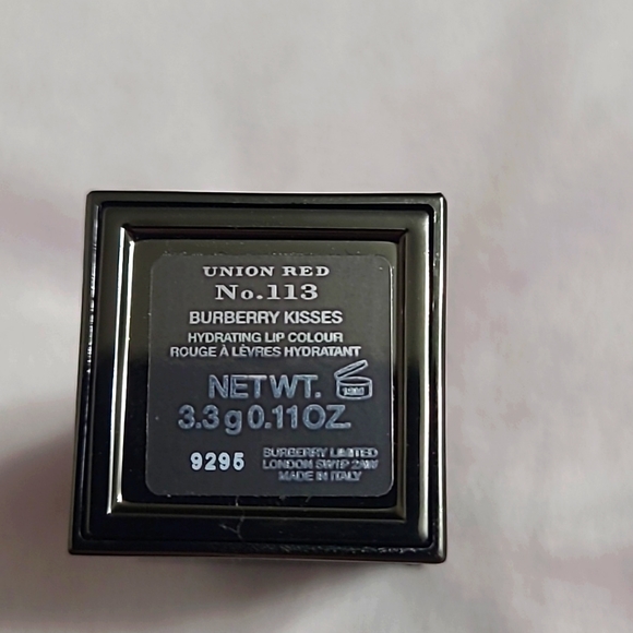 Lipstick - Picture 3 of 5